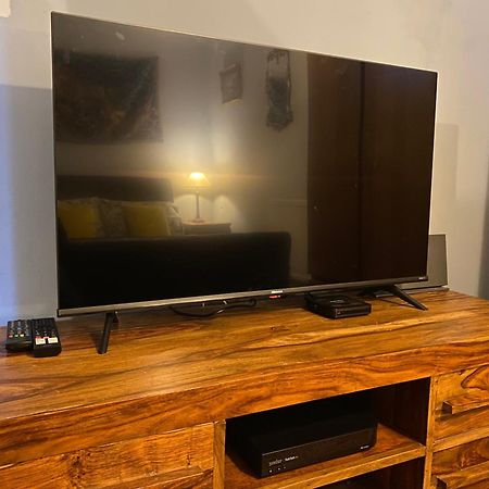 Quirky Town Centre Apartment With River Terrace Macclesfield Exterior photo